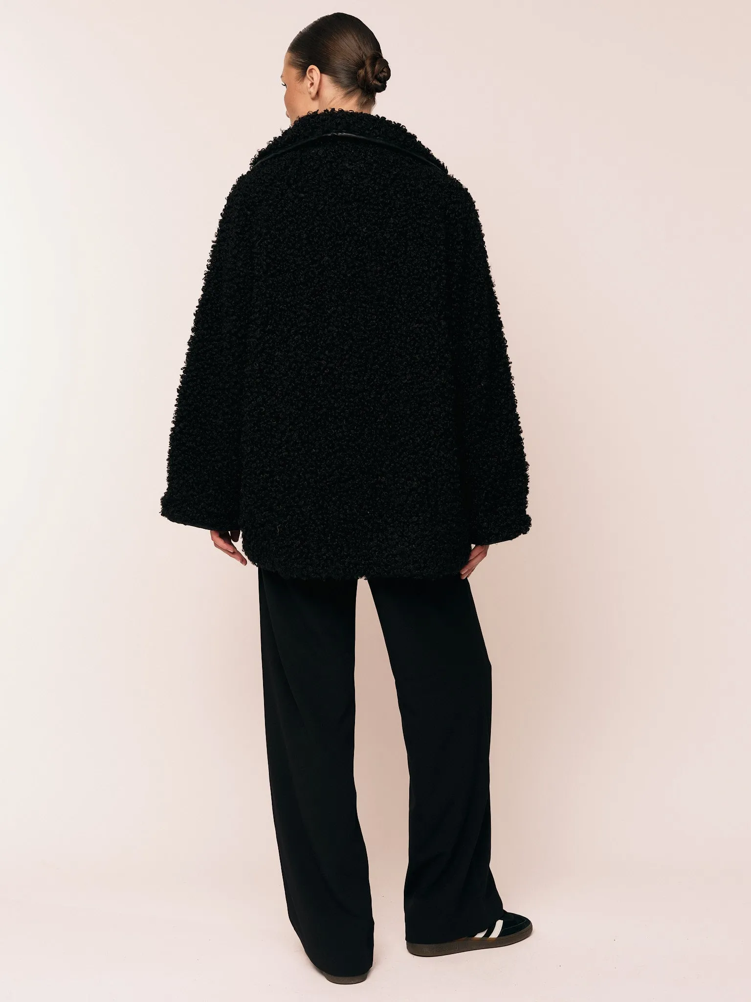 Muffe Coat - Black