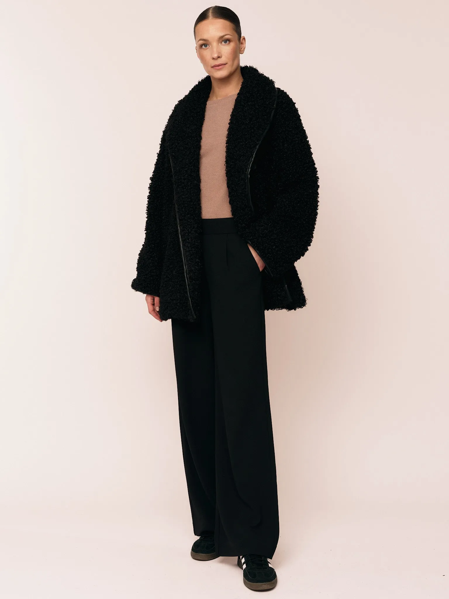 Muffe Coat - Black