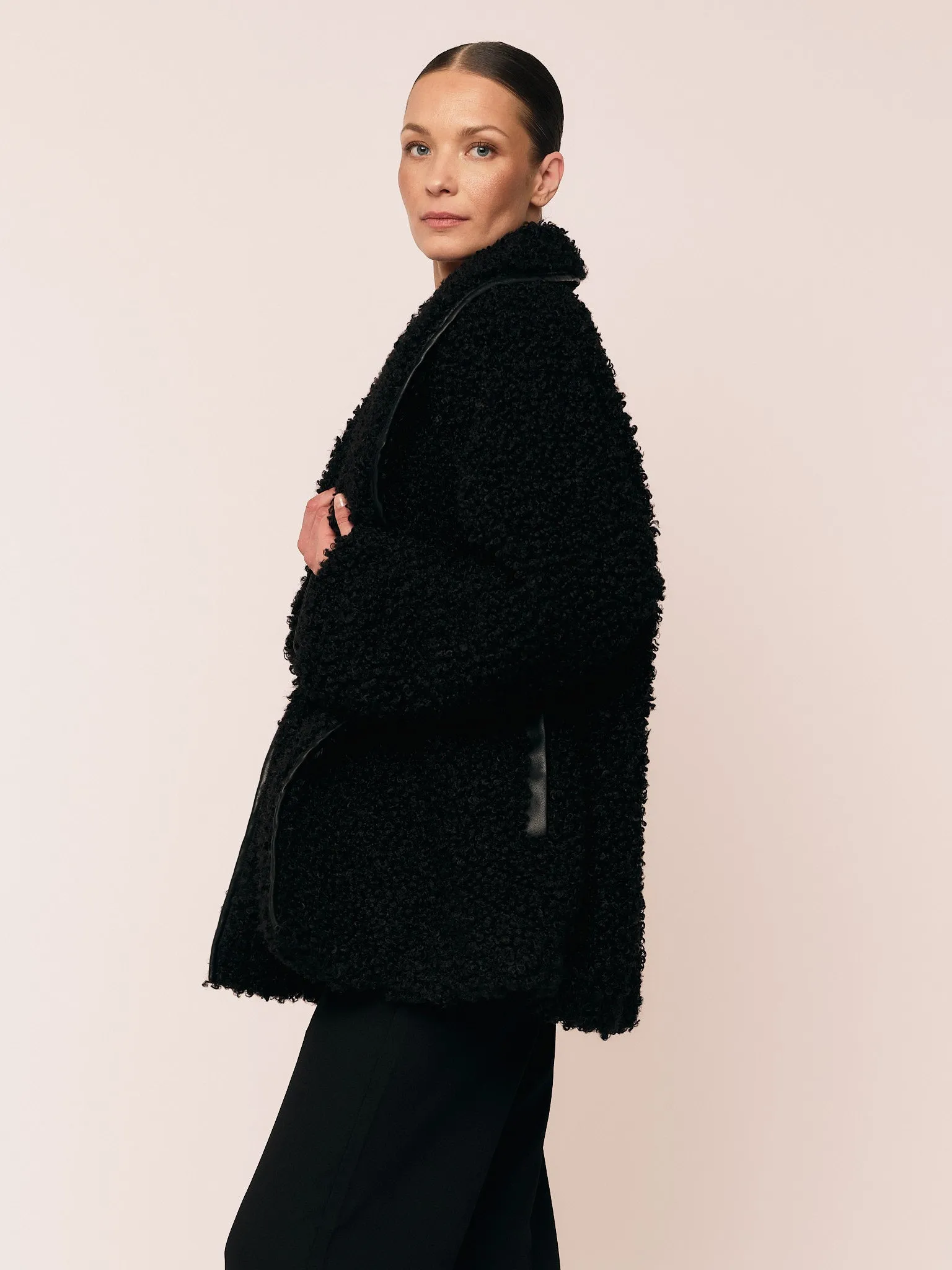 Muffe Coat - Black