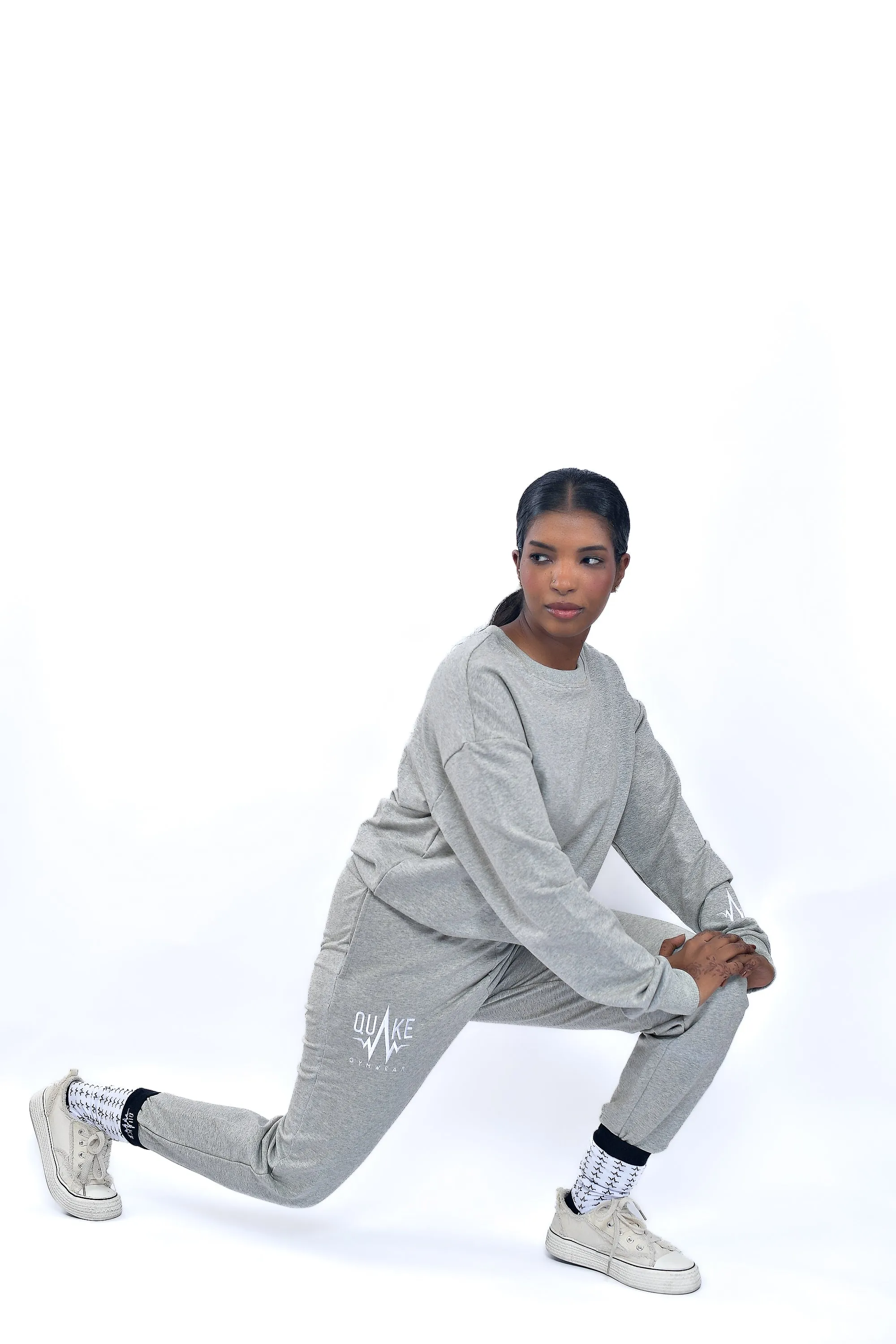 Q-One Women Sweater & Sweatpants Pair (Grey)